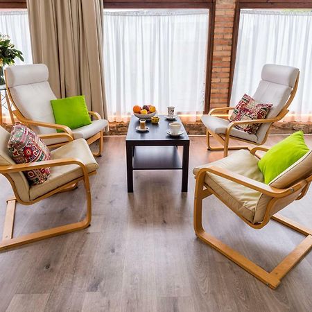 Emphasis Guest House Casserres Bagian luar foto