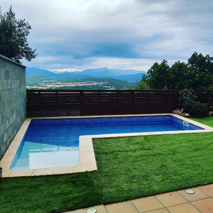 Emphasis Guest House Casserres Bagian luar foto