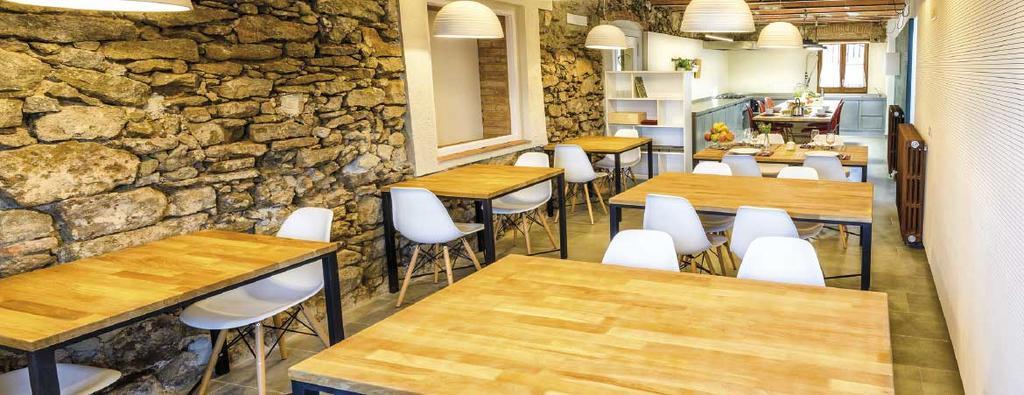 Emphasis Guest House Casserres Bagian luar foto