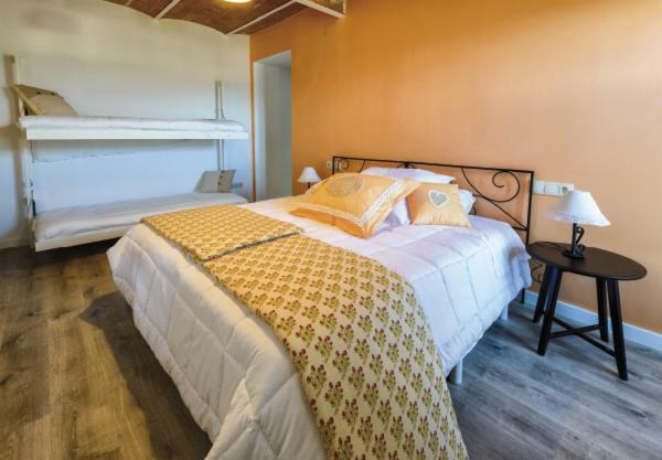 Emphasis Guest House Casserres Bagian luar foto